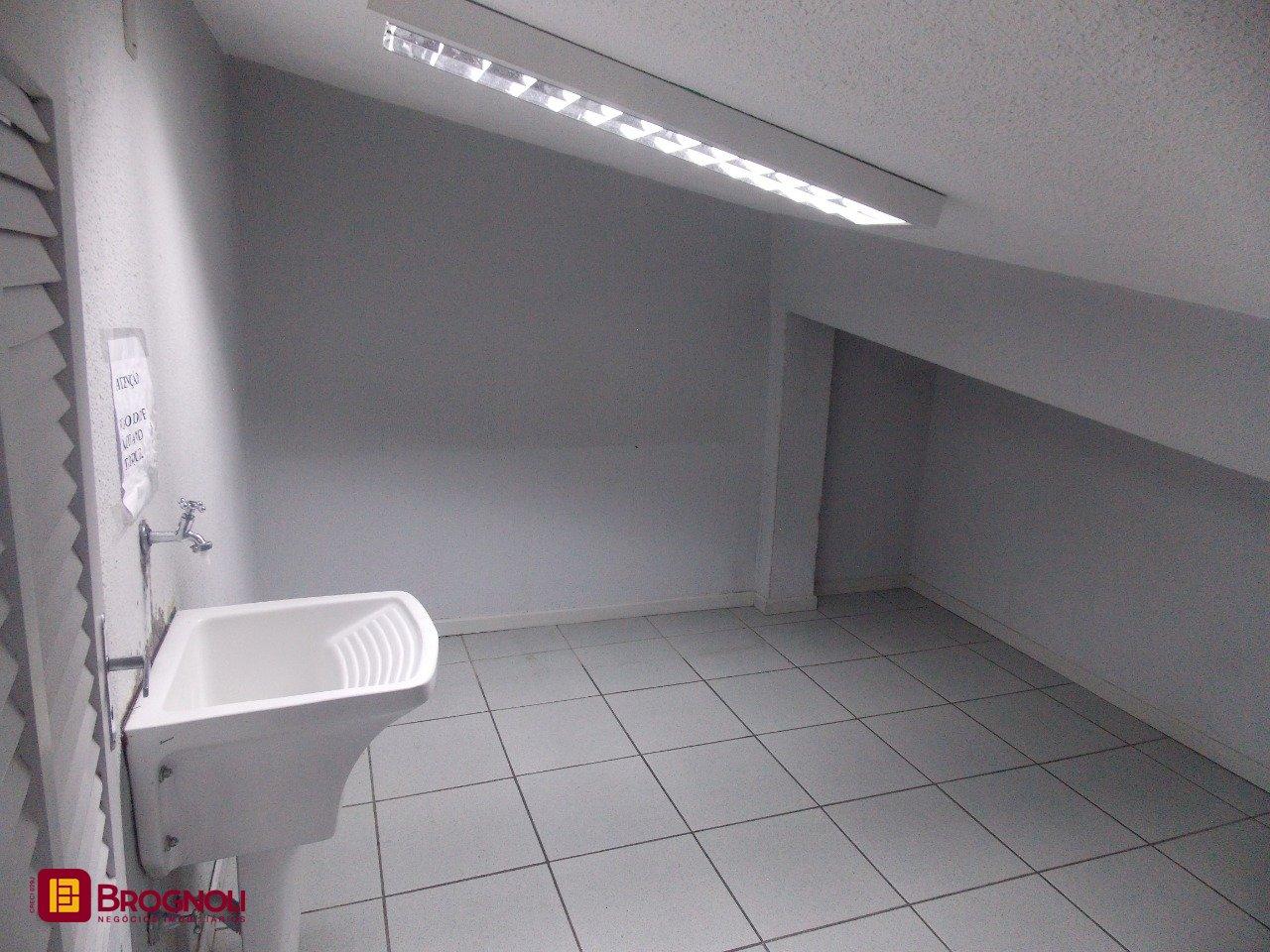 Loja com 1137m², no bairro Centro em Florianópolis