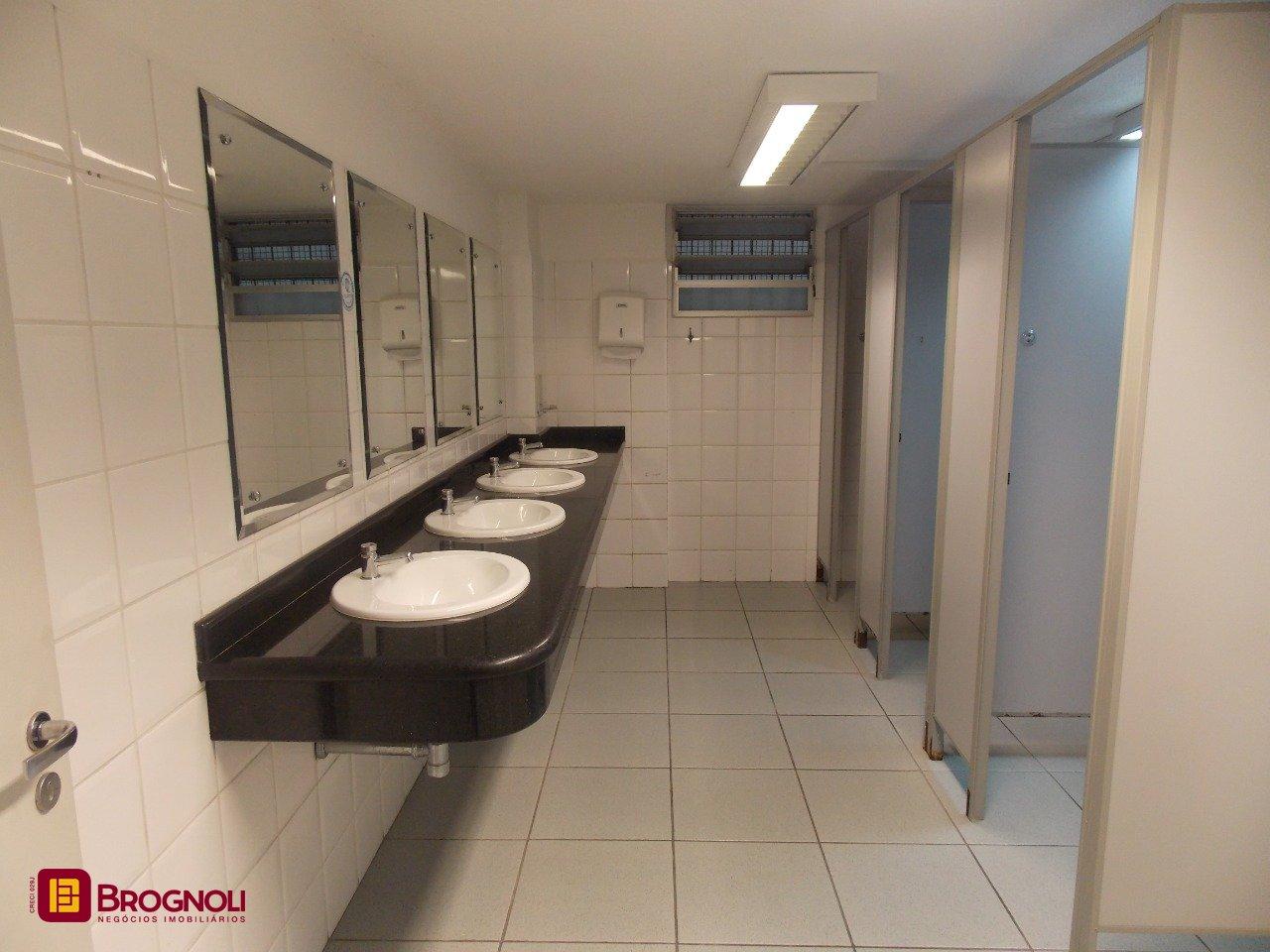 Loja com 1137m², no bairro Centro em Florianópolis