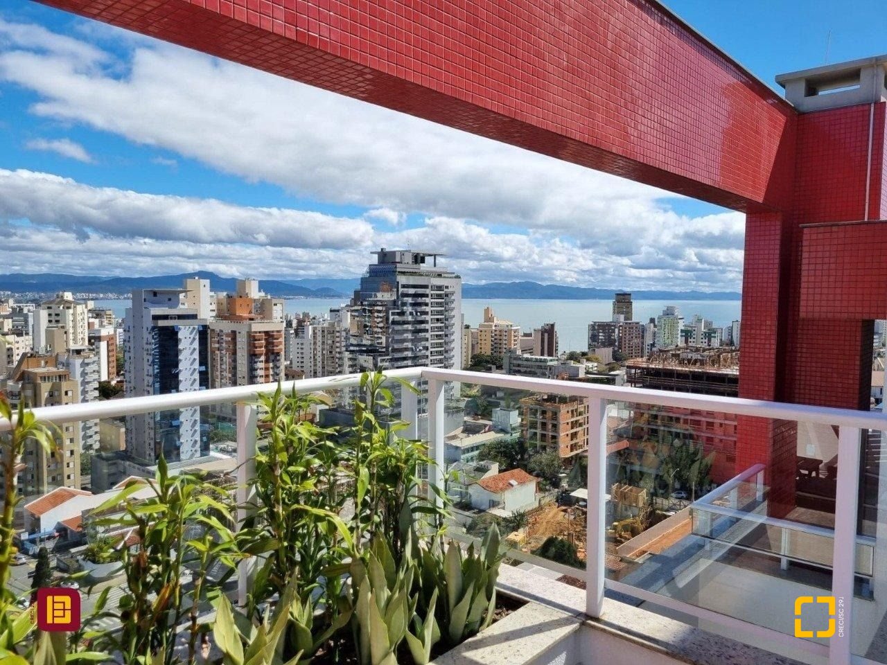 Apartamento com 38m², 1 quarto, 1 garagem, no bairro Centro em Florianópolis