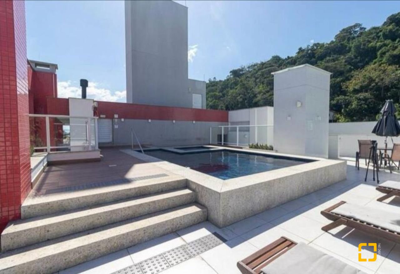 Apartamento com 38m², 1 quarto, 1 garagem, no bairro Centro em Florianópolis