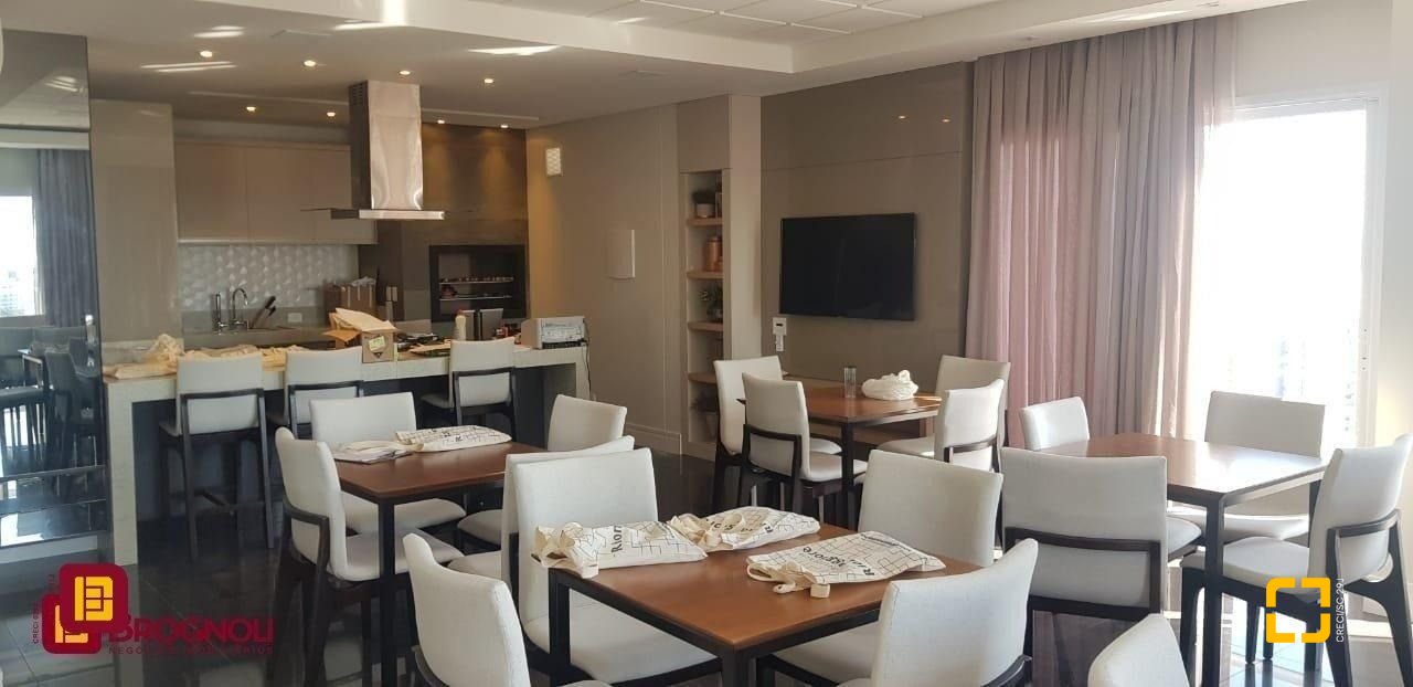 Apartamento com 38m², 1 quarto, 1 garagem, no bairro Centro em Florianópolis