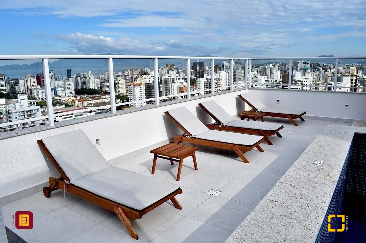 Apartamento com 38m², 1 quarto, 1 garagem, no bairro Centro em Florianópolis