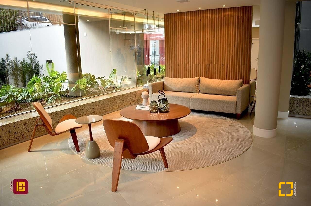 Apartamento com 38m², 1 quarto, 1 garagem, no bairro Centro em Florianópolis