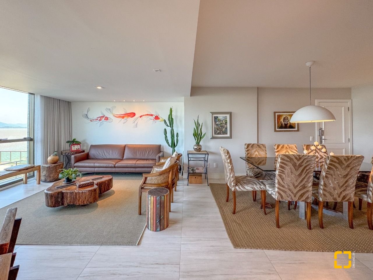 Apartamento com 130m², 5 quartos (sendo 2 suítes), 2 garagens, no bairro Coqueiros em Florianópolis