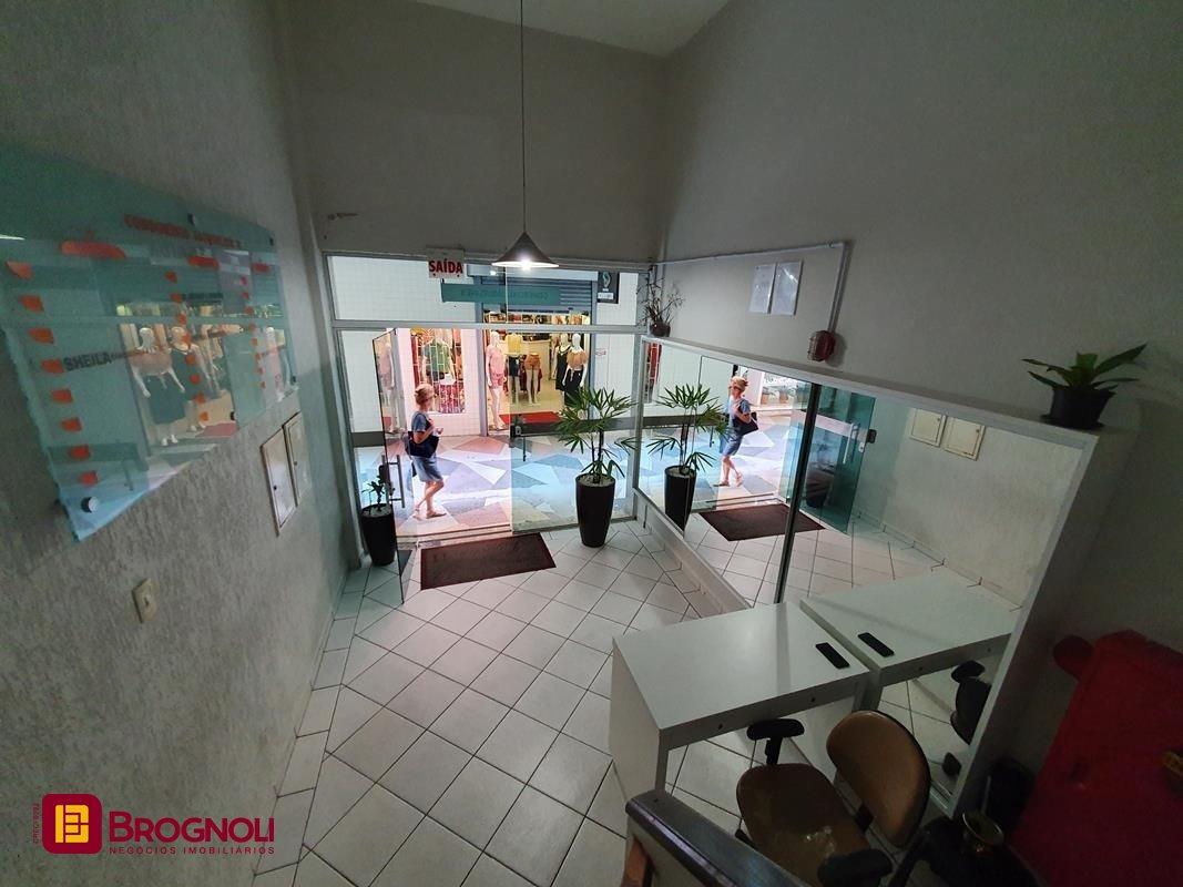 Sala com 27m², no bairro Centro em Florianópolis