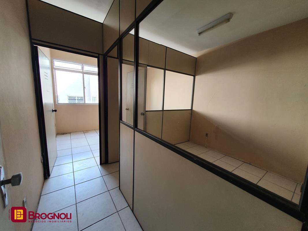 Sala com 27m², no bairro Centro em Florianópolis