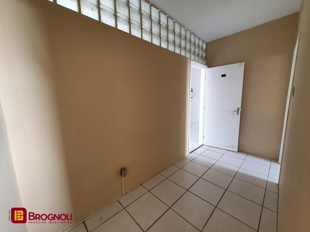 Sala com 27m², no bairro Centro em Florianópolis