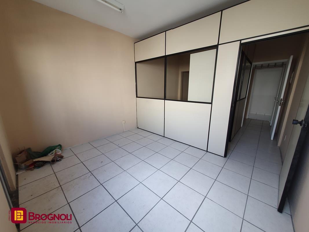 Sala com 27m², no bairro Centro em Florianópolis