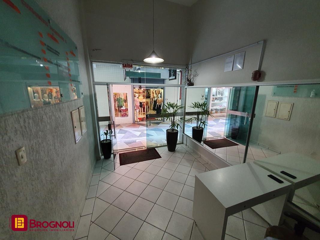 Sala com 27m², no bairro Centro em Florianópolis