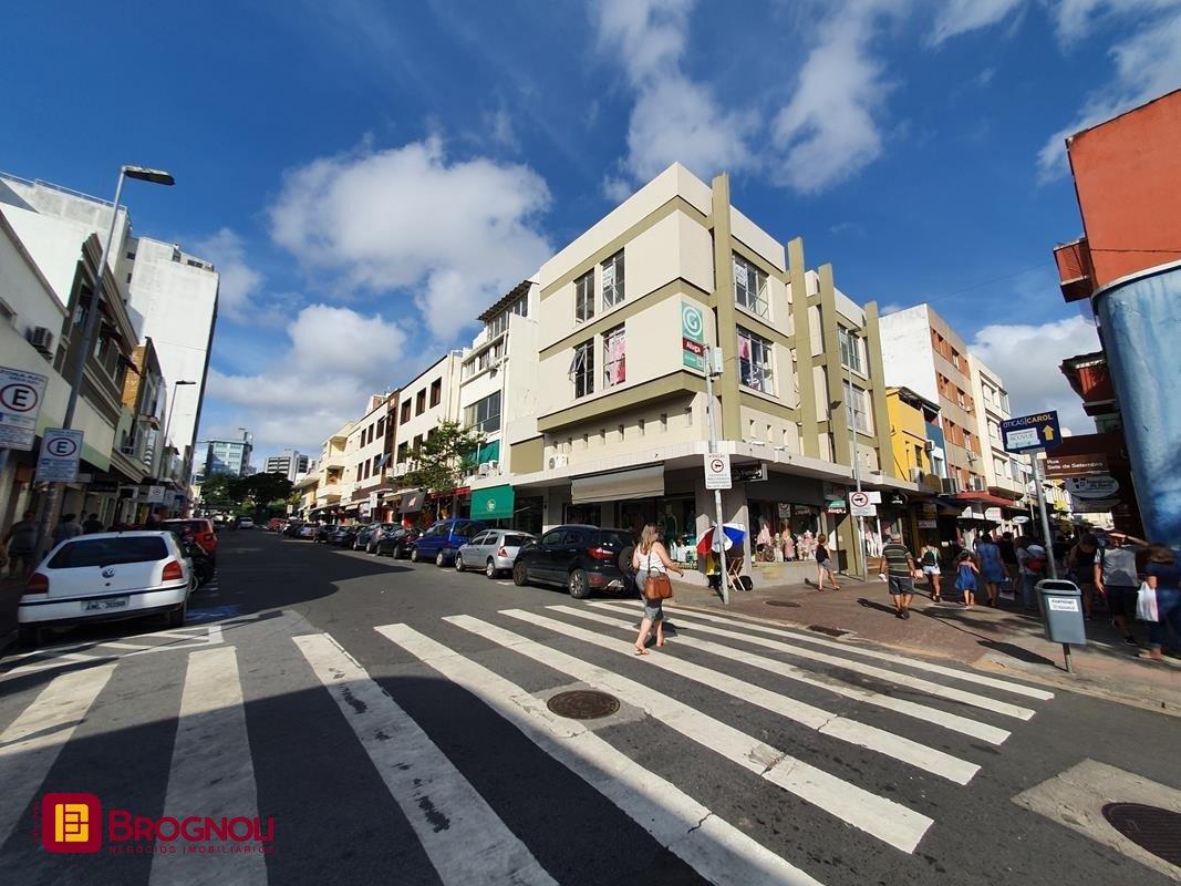 Sala com 27m², no bairro Centro em Florianópolis