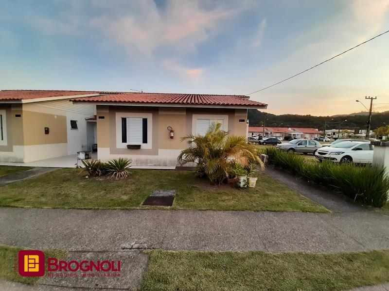 Casa de Condomínio com 51m², 3 quartos, 2 garagens, no bairro Bela Vista em Palhoça