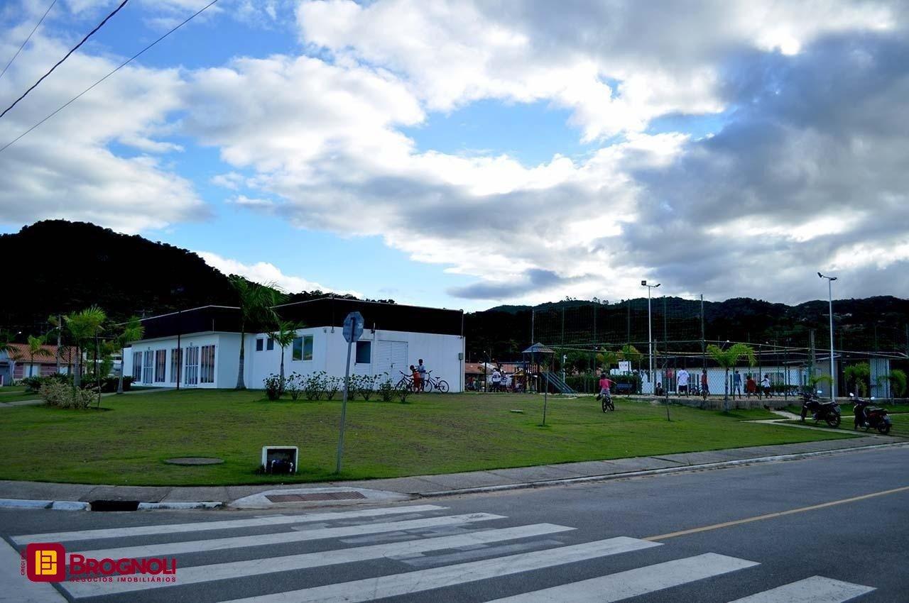Casa de Condomínio com 51m², 3 quartos, 2 garagens, no bairro Bela Vista em Palhoça