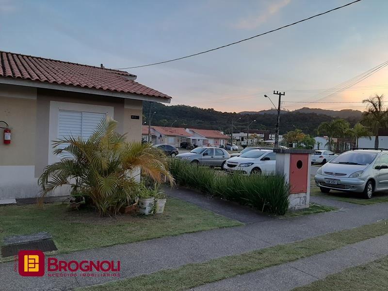 Casa de Condomínio com 51m², 3 quartos, 2 garagens, no bairro Bela Vista em Palhoça