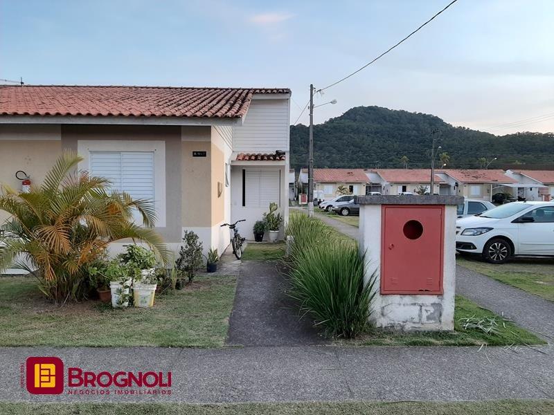 Casa de Condomínio com 51m², 3 quartos, 2 garagens, no bairro Bela Vista em Palhoça