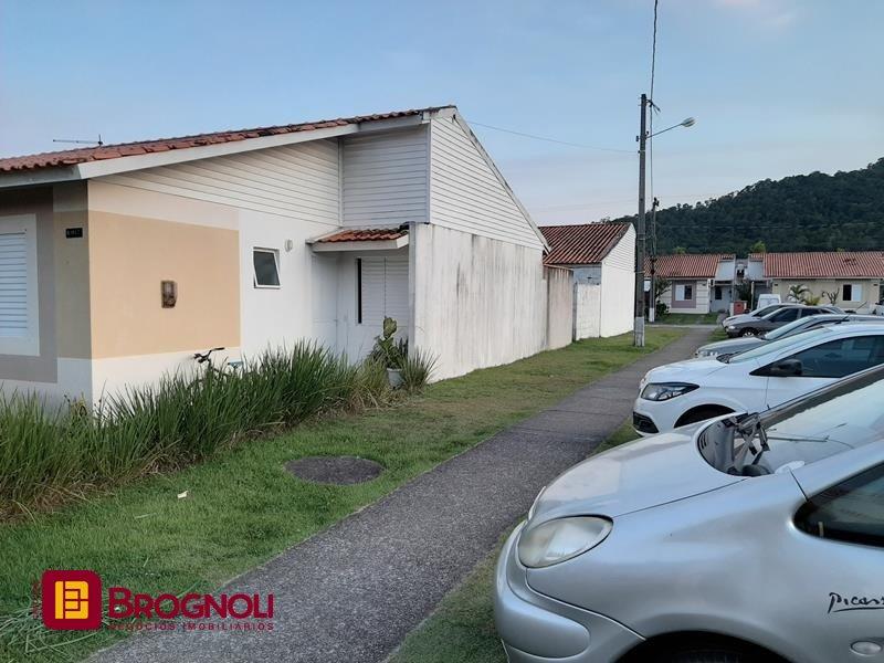 Casa de Condomínio com 51m², 3 quartos, 2 garagens, no bairro Bela Vista em Palhoça