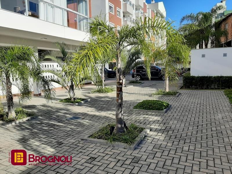 Cobertura com 159m², 4 quartos (sendo 1 suíte), 1 garagem, no bairro Agronômica em Florianópolis