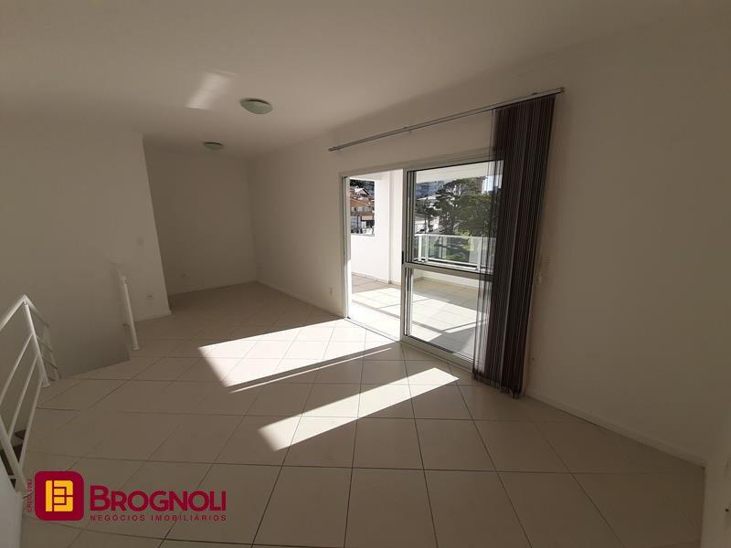 Cobertura com 159m², 4 quartos (sendo 1 suíte), 1 garagem, no bairro Agronômica em Florianópolis