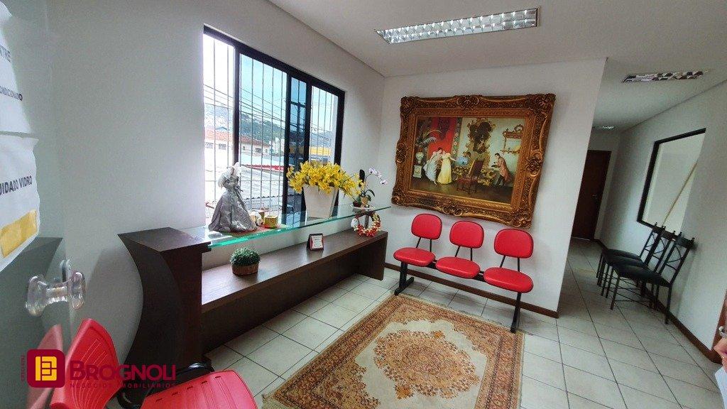 Casa com 314m², 3 garagens, no bairro Saco dos Limões em Florianópolis