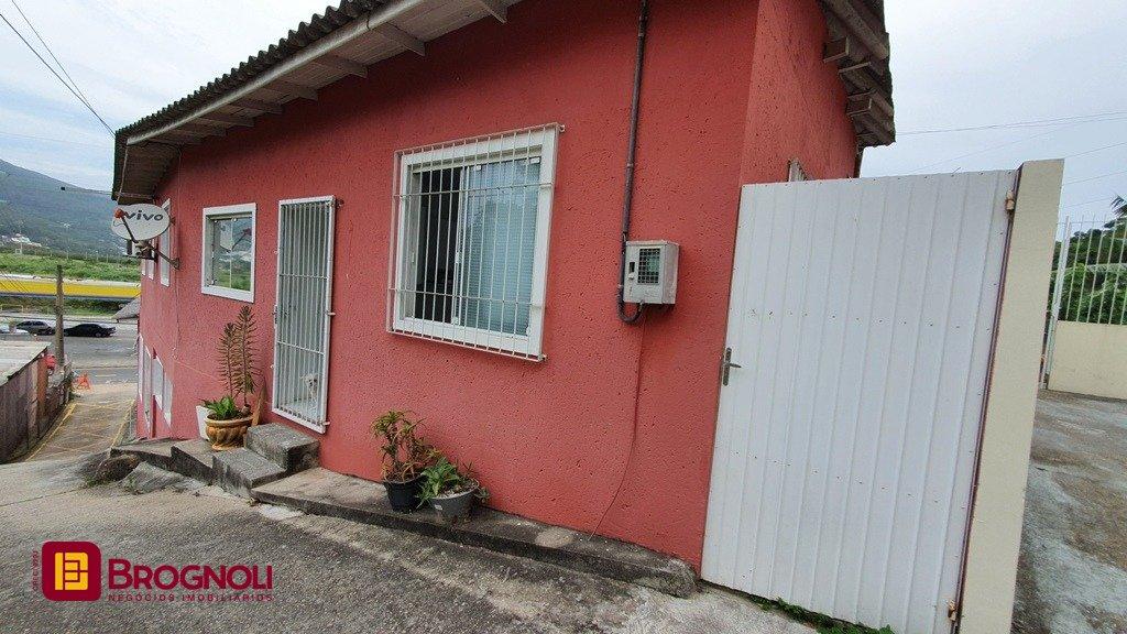 Casa com 314m², 3 garagens, no bairro Saco dos Limões em Florianópolis