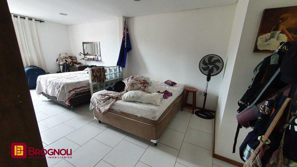 Casa com 314m², 3 garagens, no bairro Saco dos Limões em Florianópolis