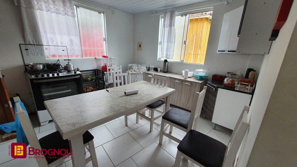 Casa com 314m², 3 garagens, no bairro Saco dos Limões em Florianópolis
