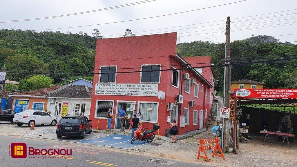 Casa com 314m², 3 garagens, no bairro Saco dos Limões em Florianópolis