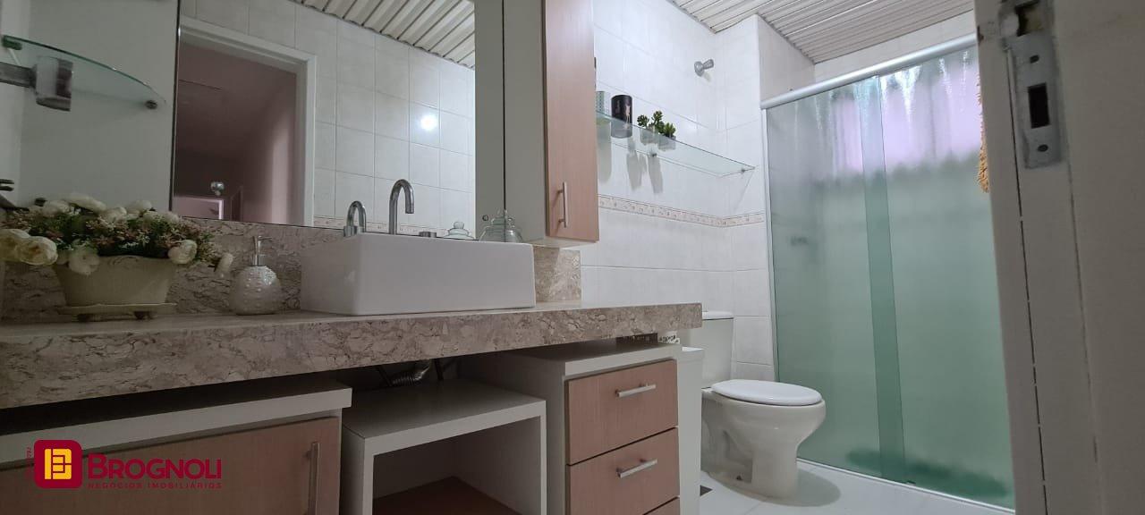 Apartamento com 92m², 2 quartos, 1 garagem, no bairro Centro em Florianópolis