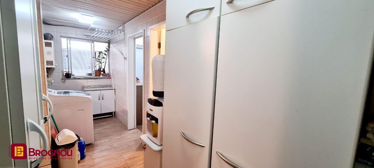 Apartamento com 92m², 2 quartos, 1 garagem, no bairro Centro em Florianópolis