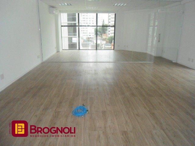 Sala com 336m², 6 garagens, no bairro Centro em Florianópolis