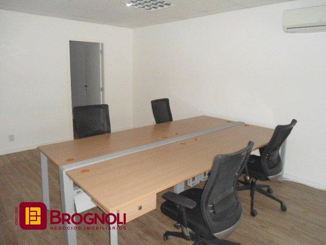 Sala com 336m², 6 garagens, no bairro Centro em Florianópolis