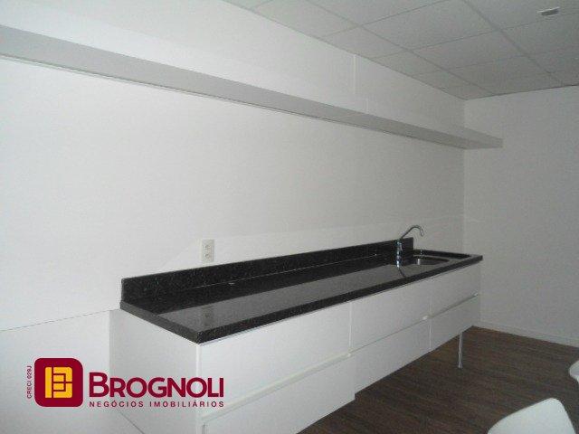Sala com 336m², 6 garagens, no bairro Centro em Florianópolis