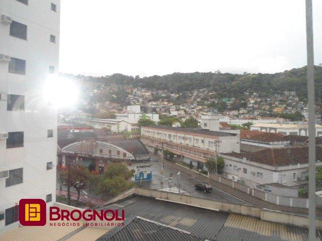 Sala com 336m², 6 garagens, no bairro Centro em Florianópolis