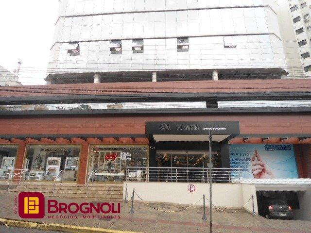 Sala com 336m², 6 garagens, no bairro Centro em Florianópolis
