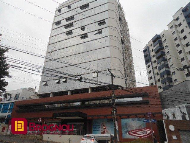 Sala com 336m², 6 garagens, no bairro Centro em Florianópolis