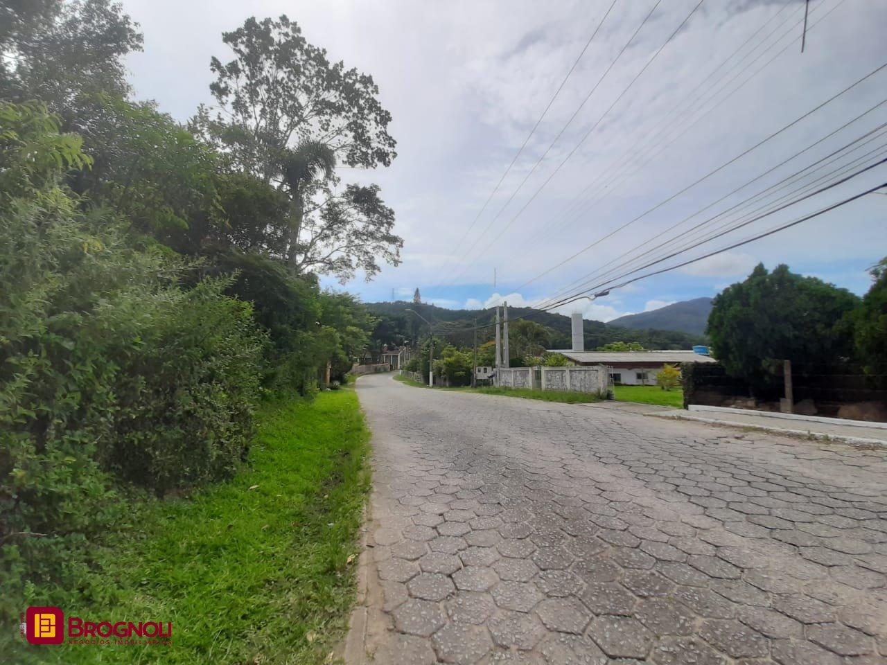 Terreno com 4990m², no bairro Vargem Pequena em Florianópolis