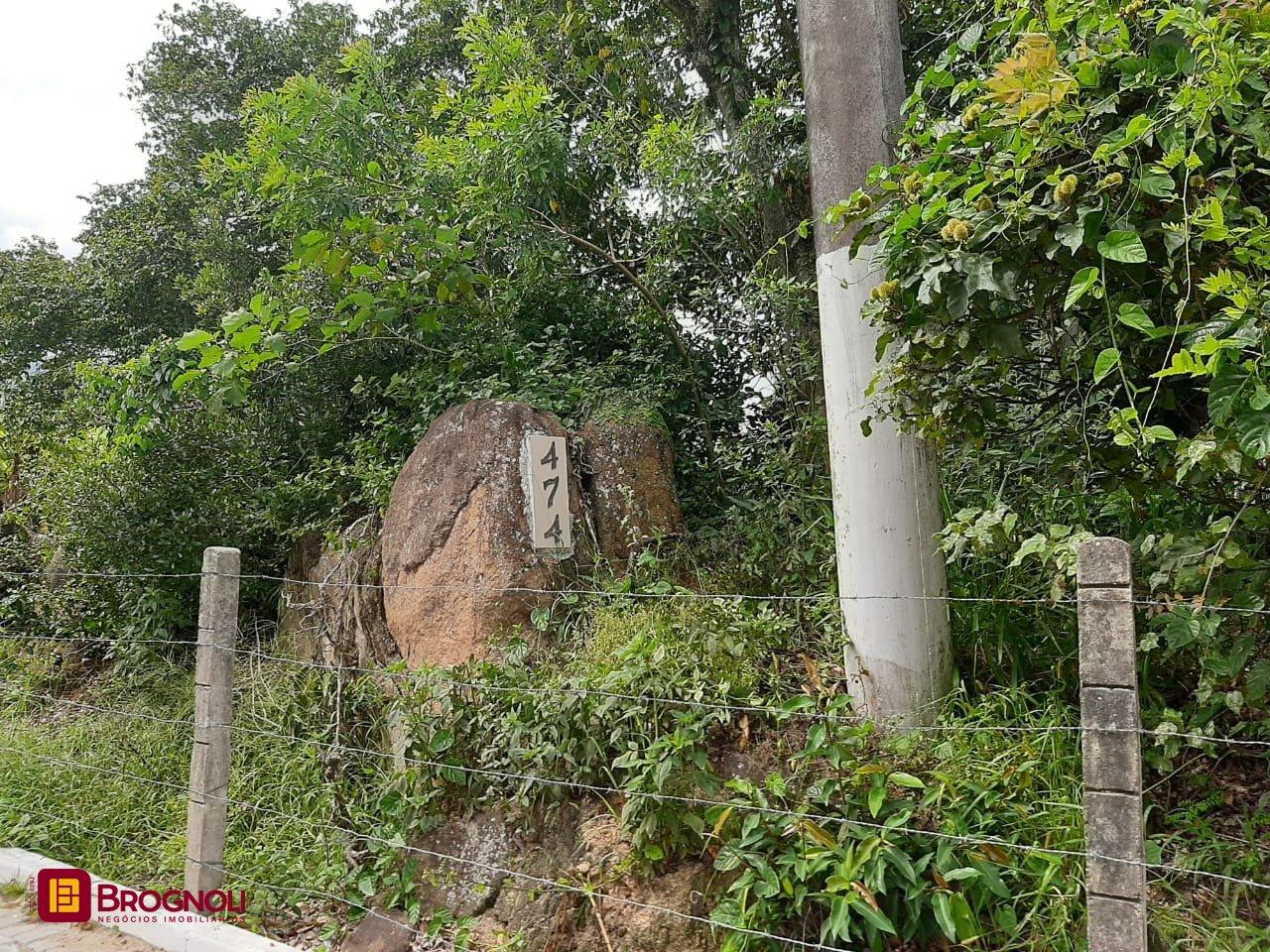 Terreno com 4990m², no bairro Vargem Pequena em Florianópolis