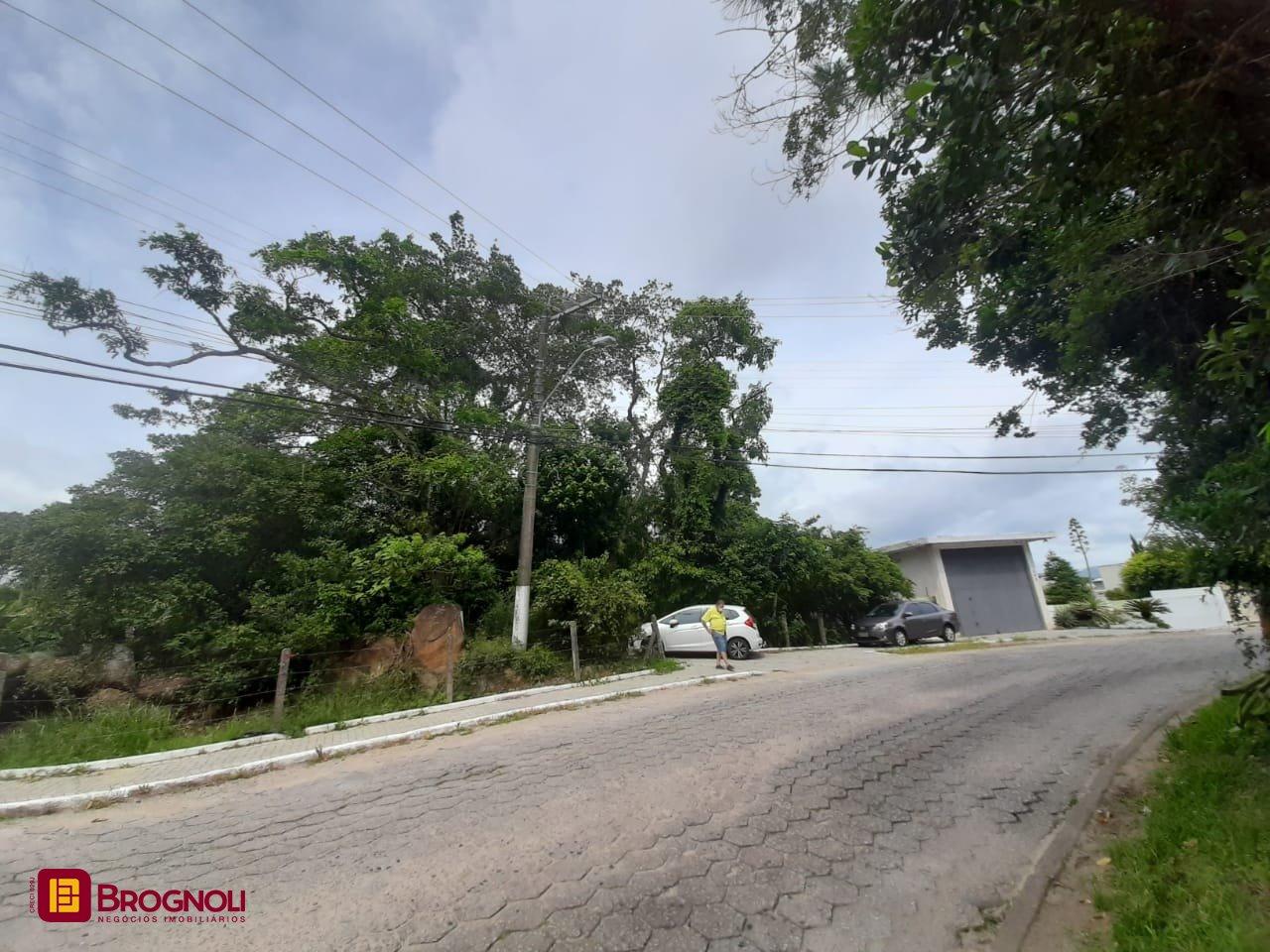 Terreno com 4990m², no bairro Vargem Pequena em Florianópolis