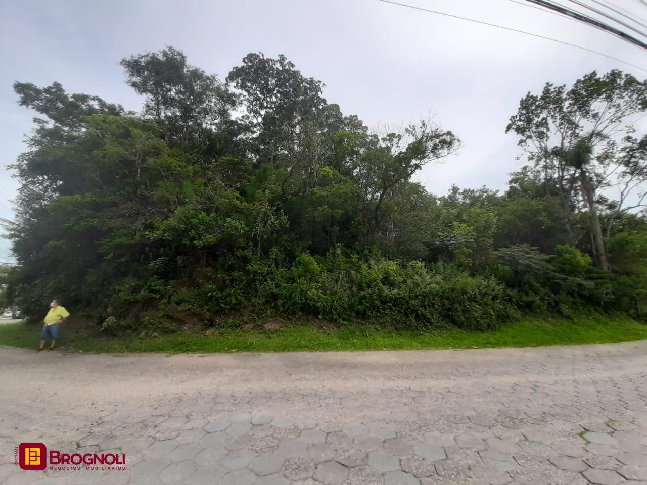 Terreno com 4990m², no bairro Vargem Pequena em Florianópolis