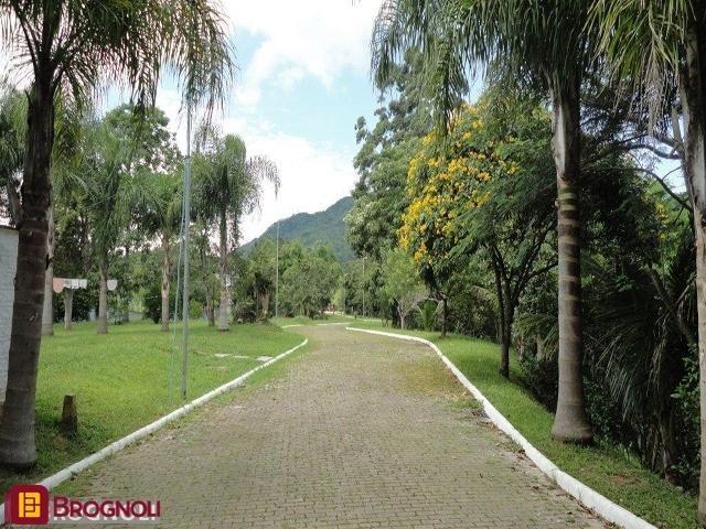 Terreno com 450m², no bairro Ratones em Florianópolis