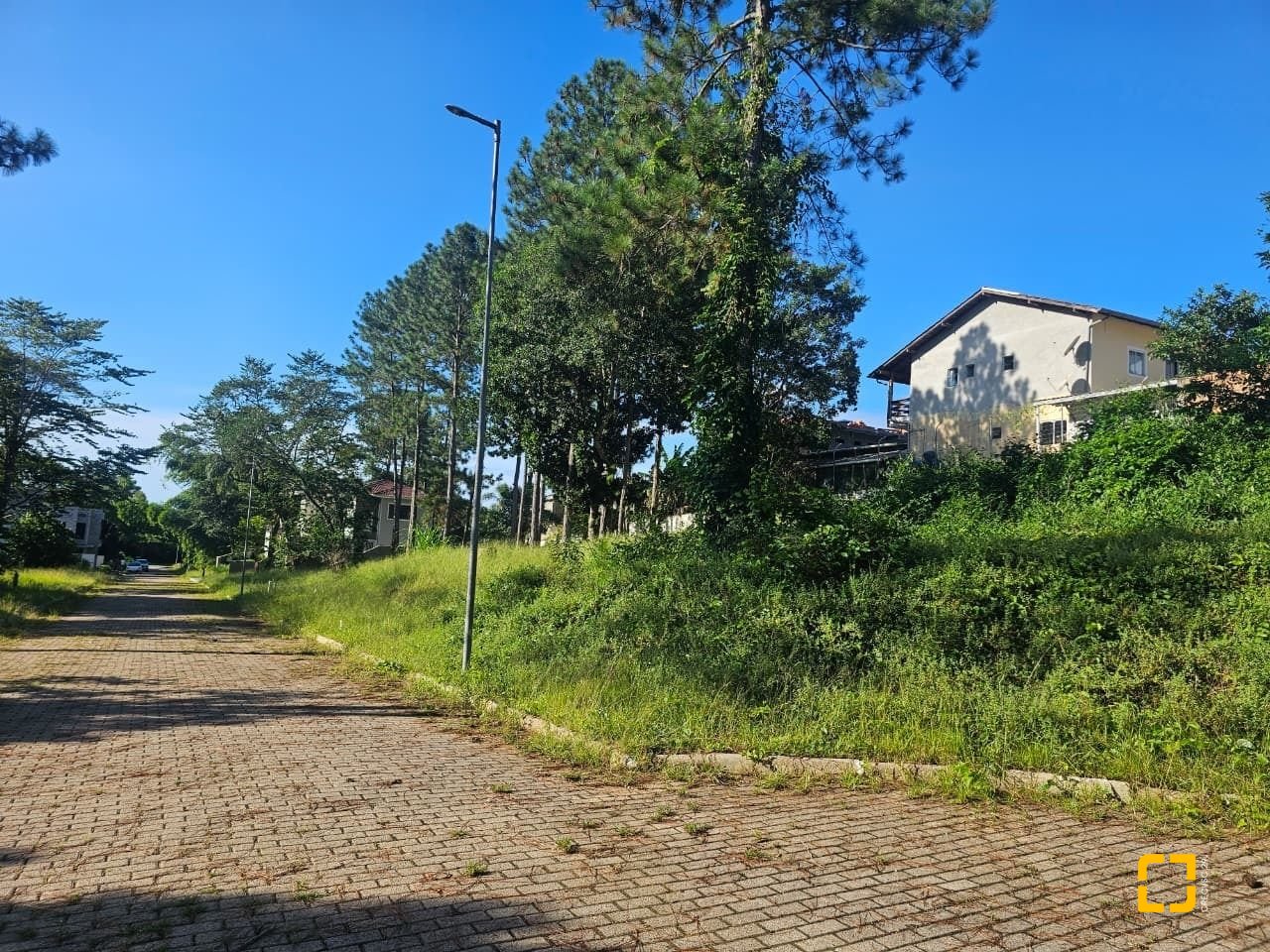 Terreno com 450m², no bairro Ratones em Florianópolis