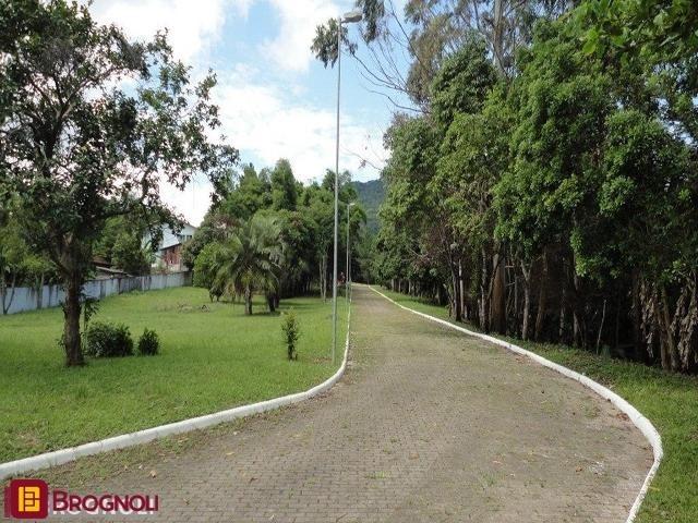 Terreno com 450m², no bairro Ratones em Florianópolis