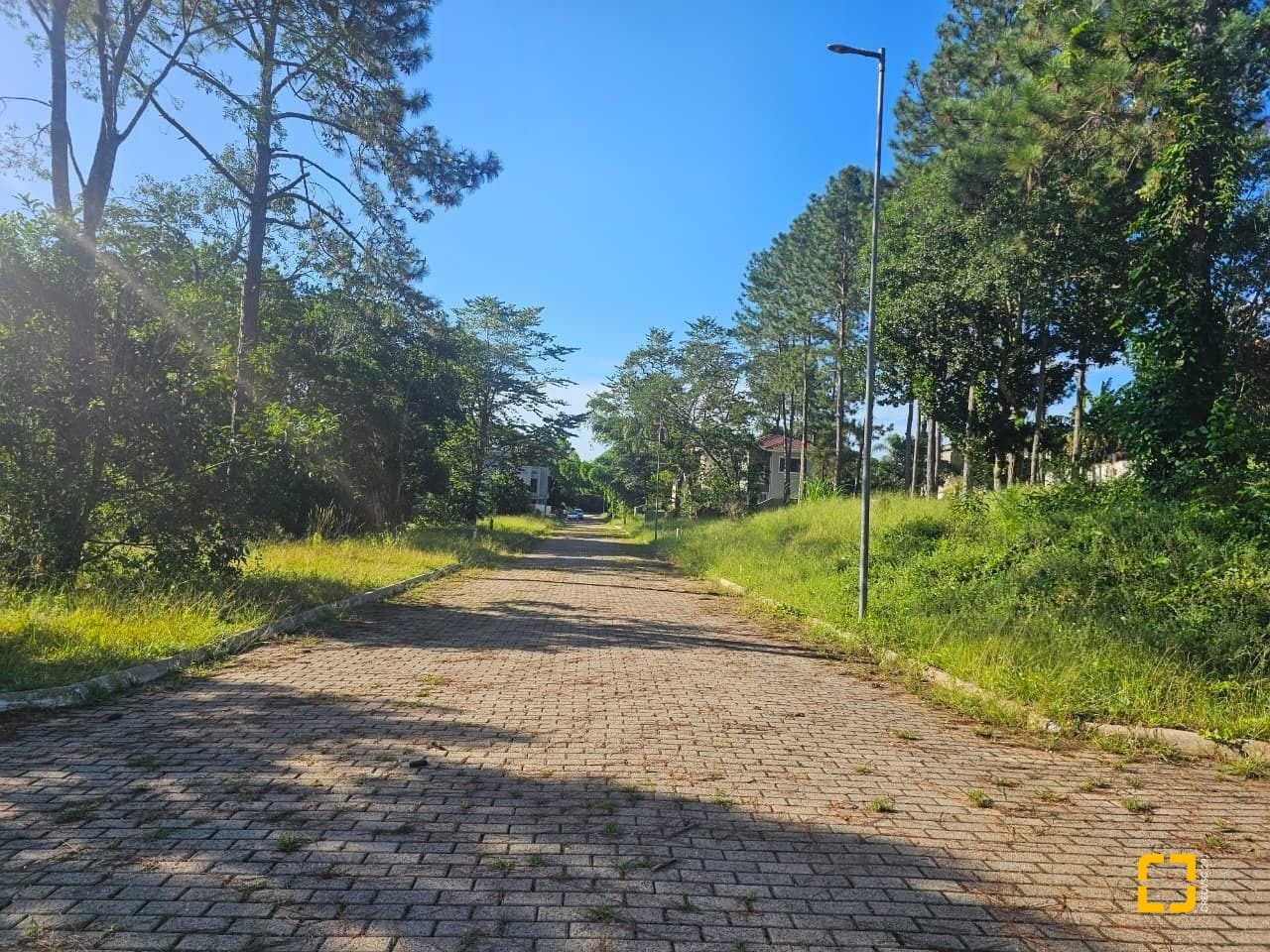 Terreno com 450m², no bairro Ratones em Florianópolis