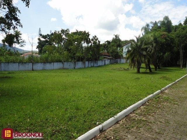 Terreno com 450m², no bairro Ratones em Florianópolis
