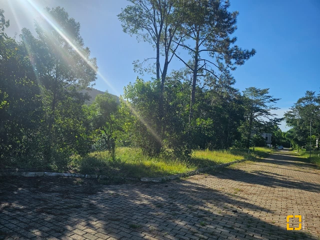 Terreno com 450m², no bairro Ratones em Florianópolis