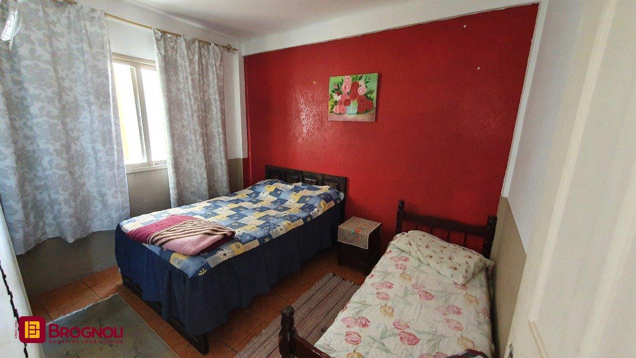 Prédio com 461m², 4 garagens, no bairro Estreito em Florianópolis