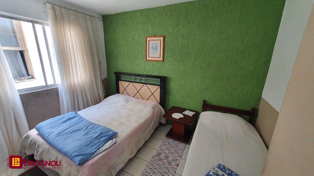 Prédio com 461m², 4 garagens, no bairro Estreito em Florianópolis