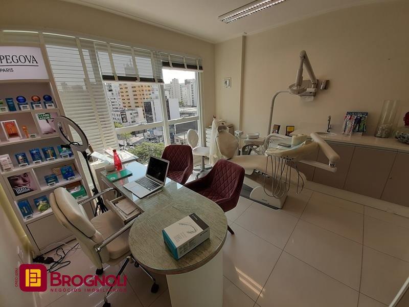 Sala com 25m², no bairro Centro em Florianópolis