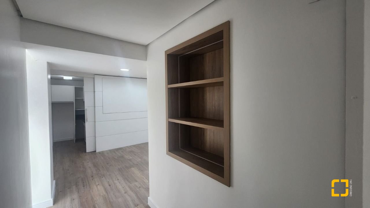 Sala com 136m², 3 garagens, no bairro Centro em Florianópolis