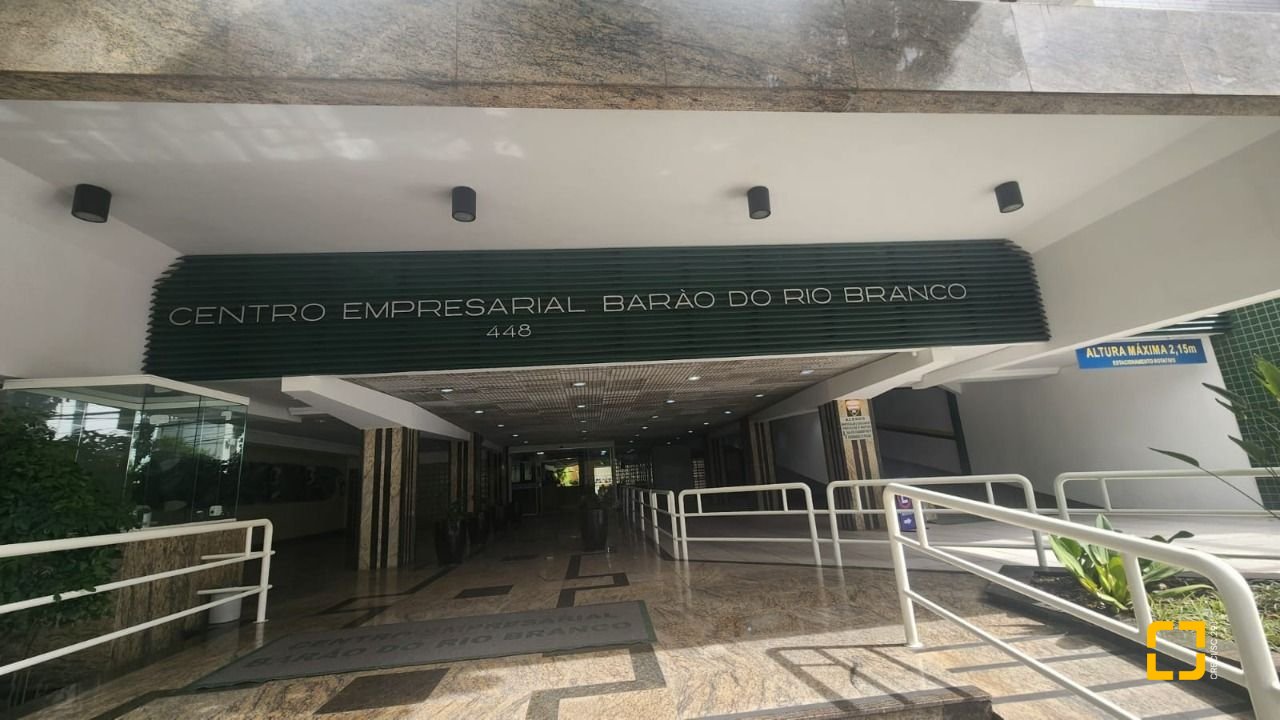 Sala com 136m², 3 garagens, no bairro Centro em Florianópolis