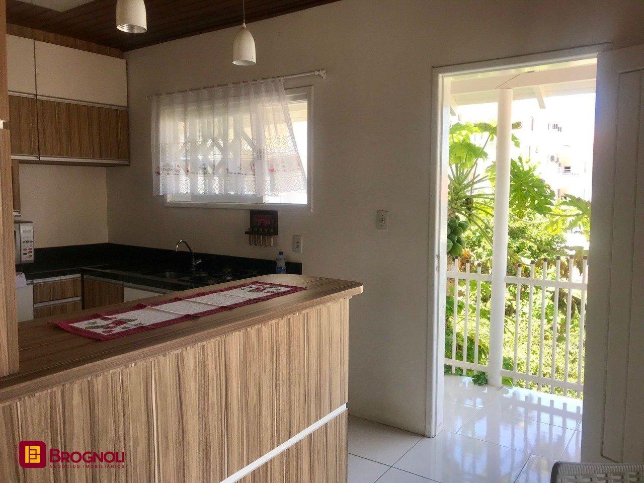 Casa com 320m², no bairro Canasvieiras em Florianópolis